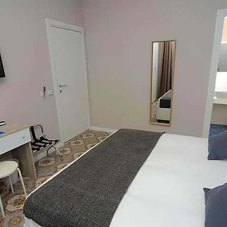La Casa Di Giorgio Panoramic 4* נאפולי